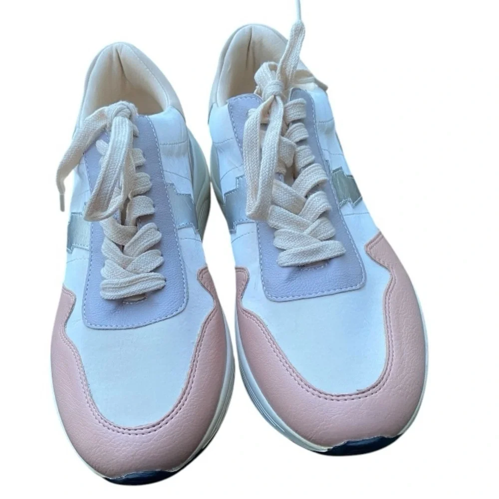 White Raven Women’s Sneakers I Size: 9